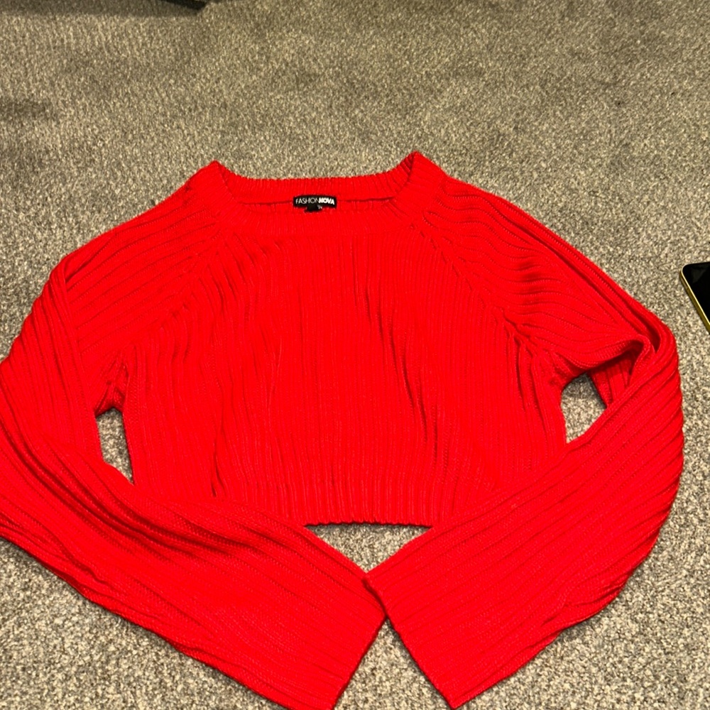 Red crop sweater❤️